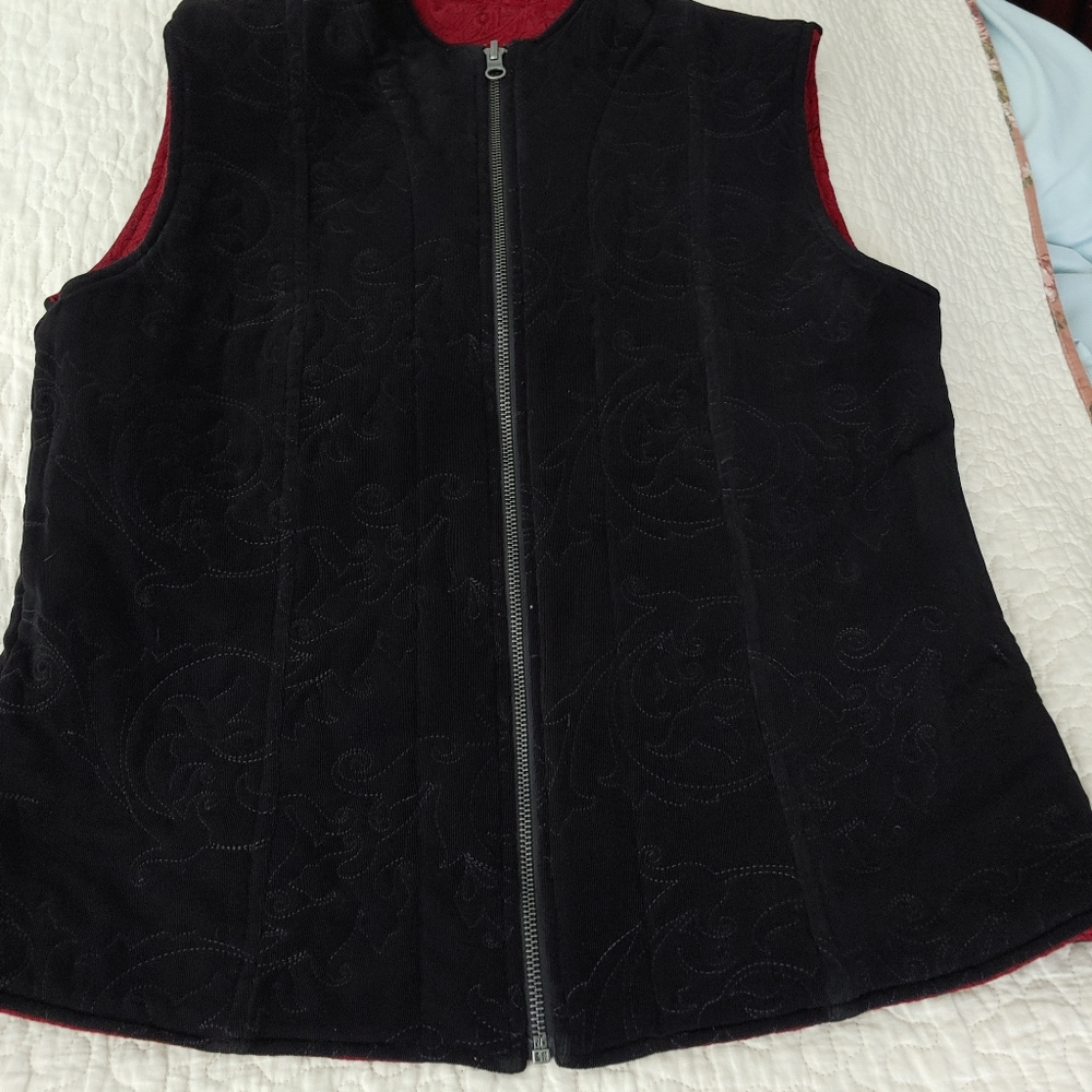 Quilted reversible vest